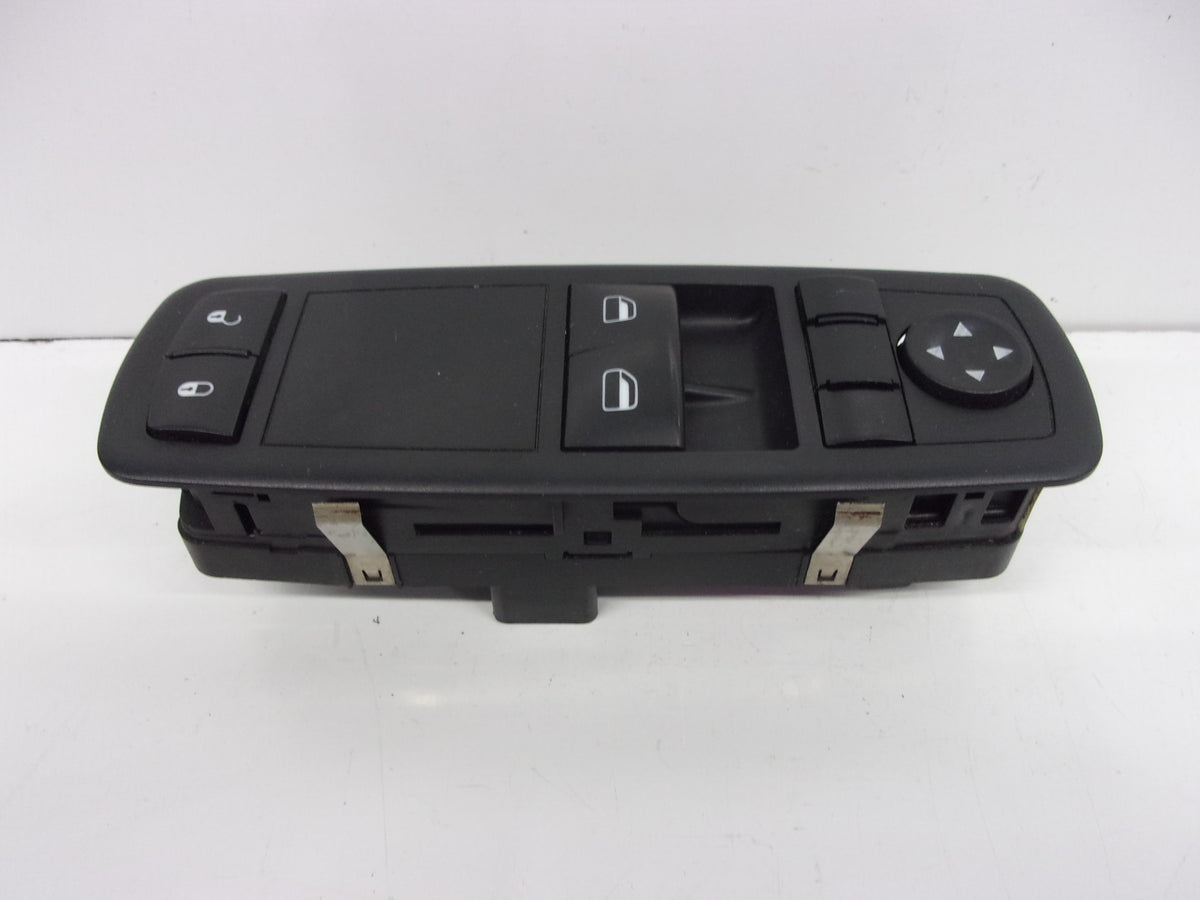 Pre-Owned Dodge Caravan Driver Door Master Power Window Switch Y6483