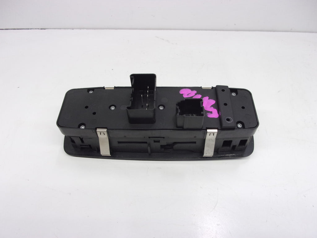 Pre-Owned Dodge Caravan Driver Door Master Power Window Switch Y6483