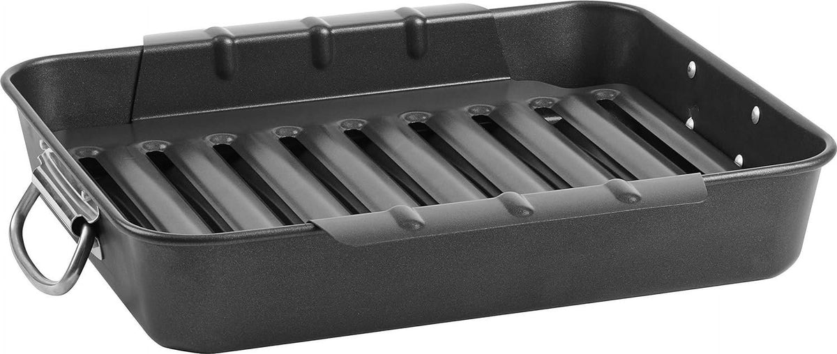 Black Airflow Roaster with Easy-Lift Rack T47704
